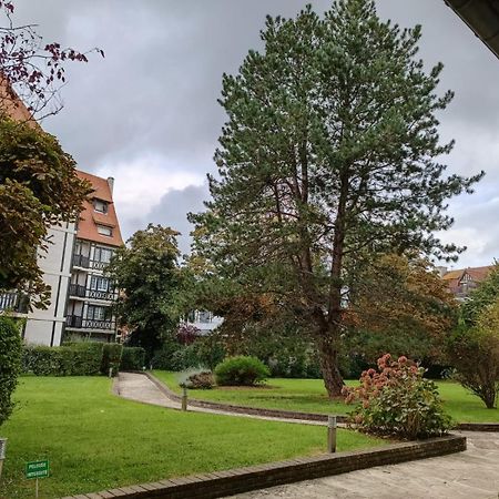 Grand Studio Hyper Centre Avec Balcon Tout Refait Mars 2025 Deauville Kültér fotó
